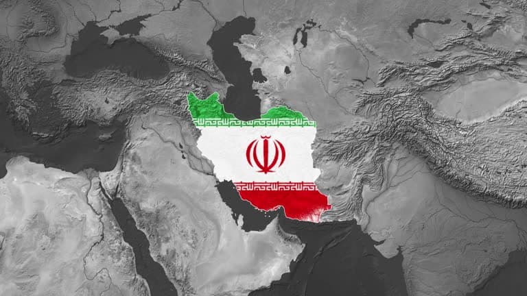 Las tarifas de servicio de Ormuz de Irán: una nueva capa de costos para el comercio de productos químicos en el Golfo